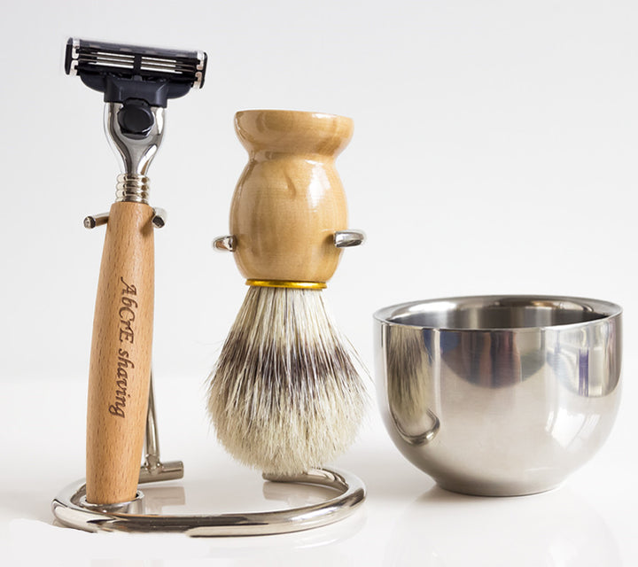 Men's shaving set with solid wood handle